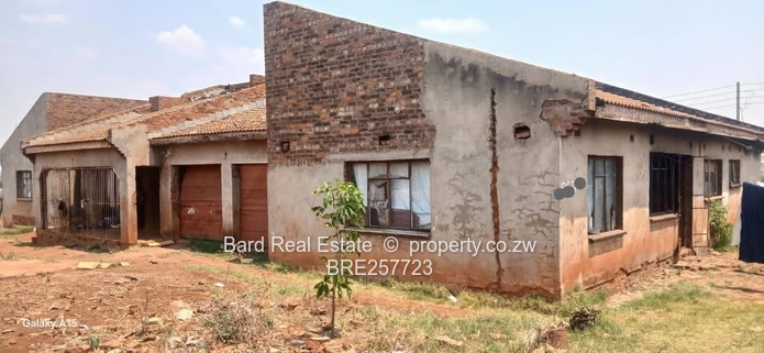 4-Bed Reno with Main Rd Frontage — Mt Pleasant Heights