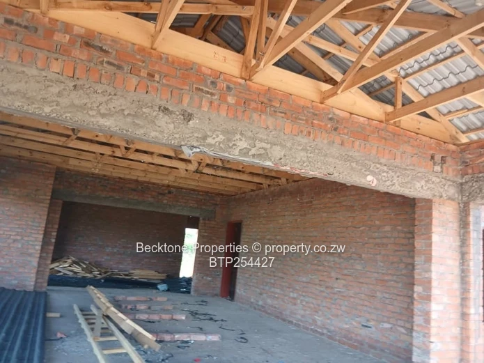 Partly Finished 4-Bed with Completed Flatlet on 1300m², Highmount