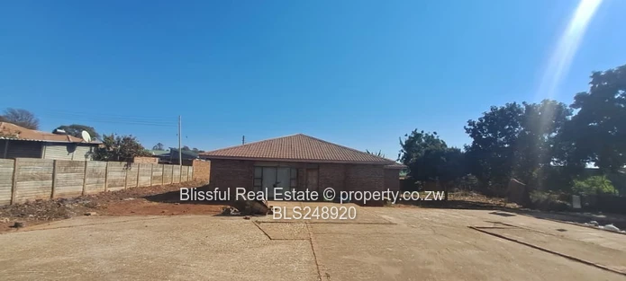 incomplete 5 bedroom house for sale in Tynwald 