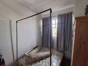 2 Bedroom Flat & Apartment