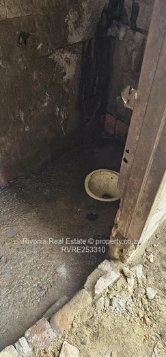 4-Bed Fixer-Upper with Borehole in Glen View