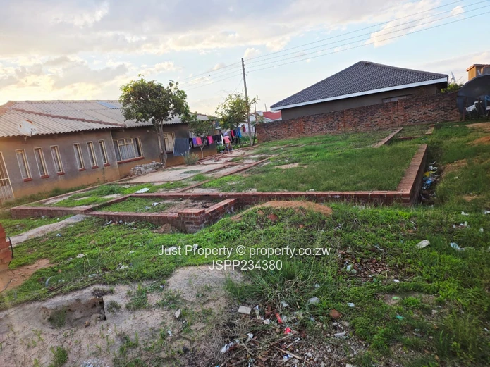 300square metre stand with title deeds for sale  in Damofalls