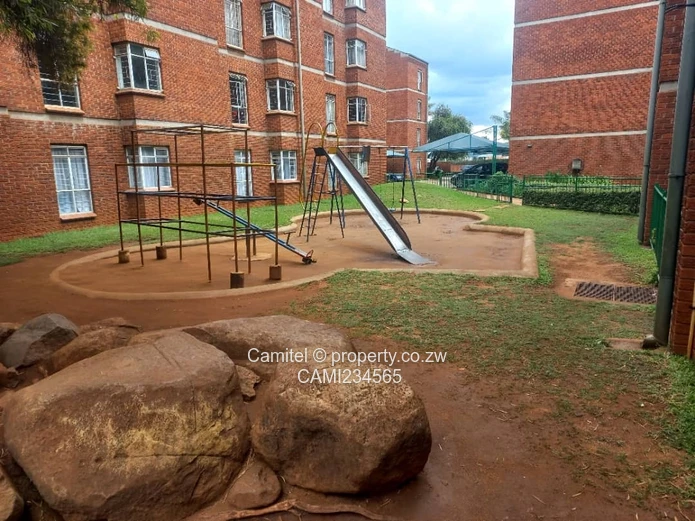 Spencer Cook 2-Bed Avenues Apartment — Secure Complex, Borehole