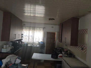 2 Bedroom Flat & Apartment