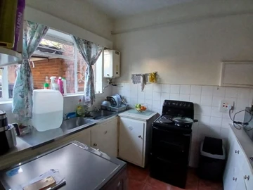 2 Bedroom Garden Flat