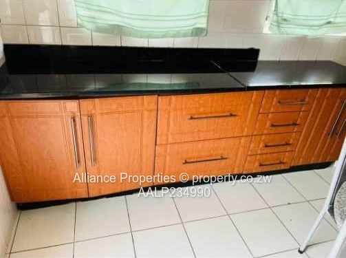 Spacious 2-Bed Walled Home in Mahatshula with Fitted Kitchen (Sole Mandate)