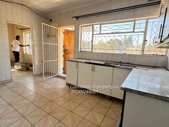 Prime Location & Secure Family Living: 3-Bed House to Rent – Bluffhill