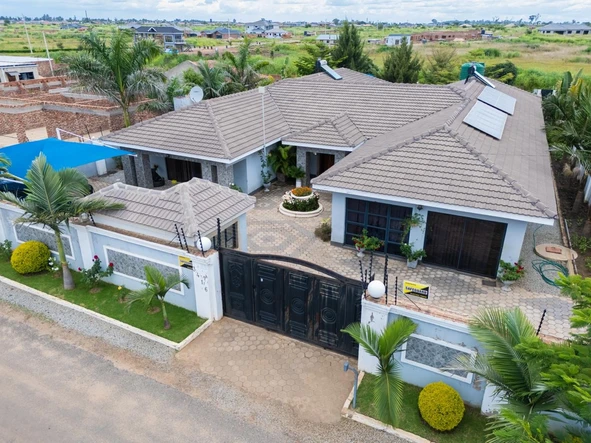 5 Bedroom House
