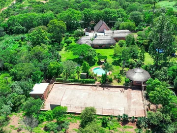 5 Bedroom House