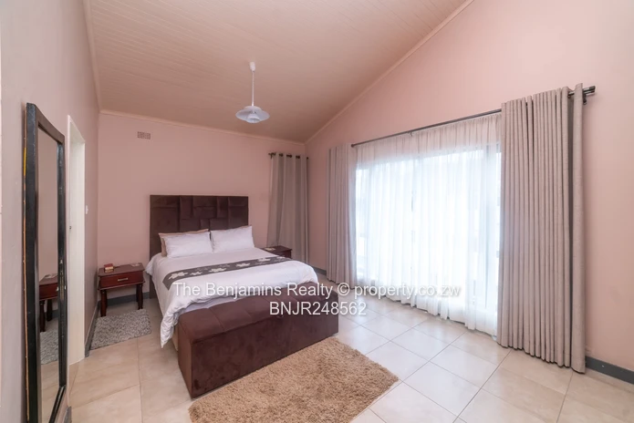 Spacious 3 Bedroom Apartment in Avondale
