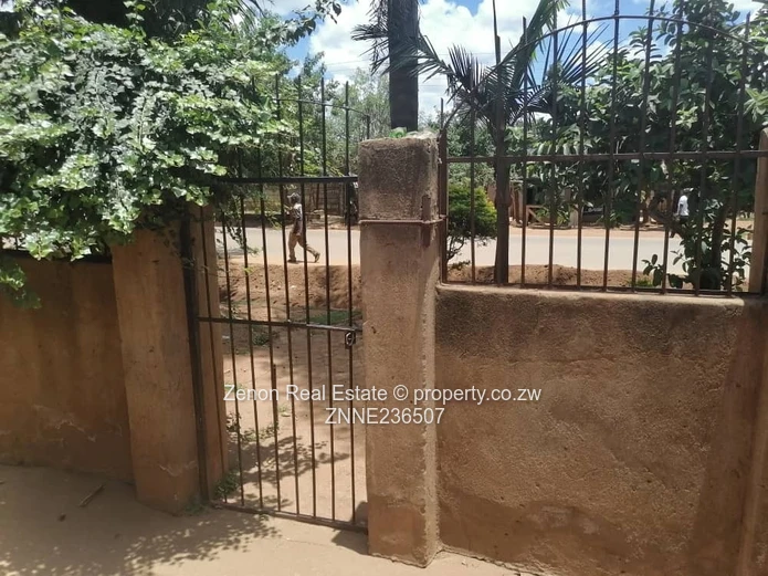 4bedroom house in Kuwadzana 4 extension with Title Deeds, 43k