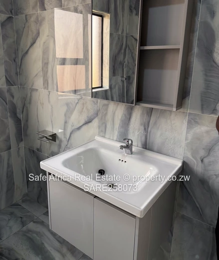 Modern 3-bedroom house in Rainham Gated Community $95 000