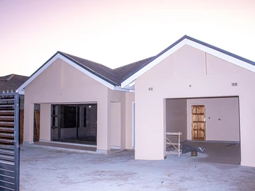 Beautiful 4-Bedroom Home in Madokero with Modern Amenities!