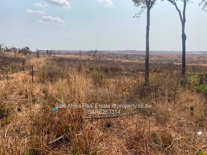 43 Hectares Borrowdale Brooke- Crowhill Road Frontage Plot For Sale