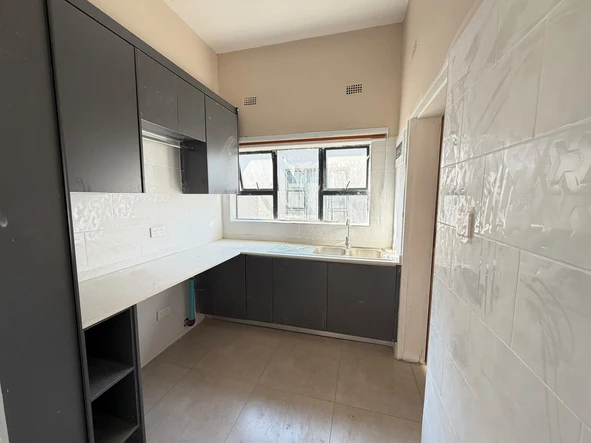 3 Bedroom Flat & Apartment