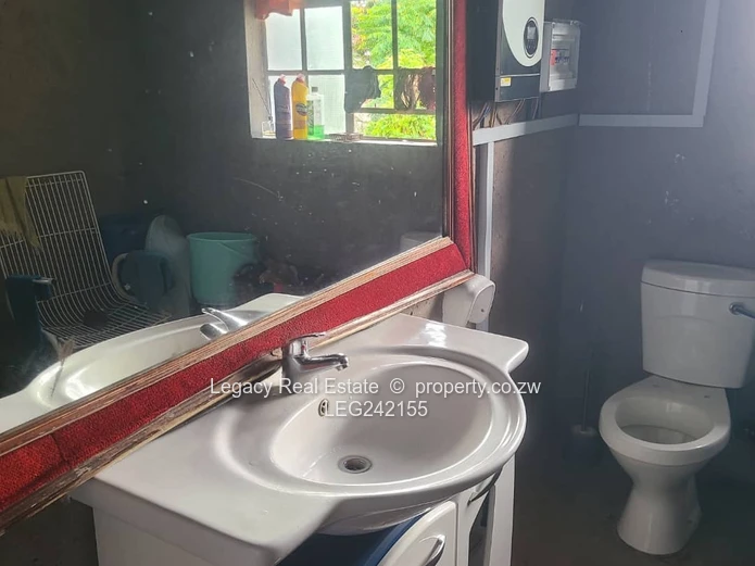 Beautiful Marlborough Family Home with Borehole & Solar Power