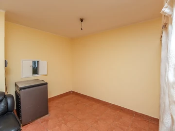 2 Bedroom Flat & Apartment