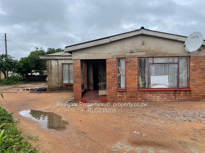 Affordable 2-Bedroom House in Growing Cowdray Park, Bulawayo!