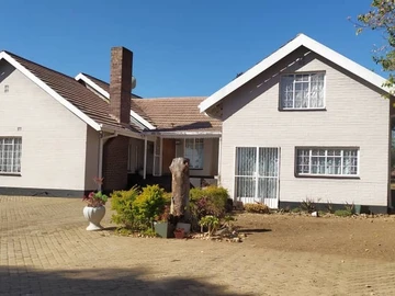 A spacious, home in Four Winds