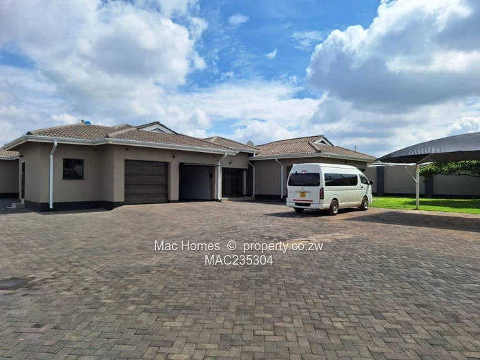 Fully furnished 5 Bedroomed house in Waterfalls