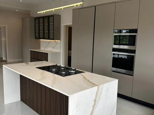 3 Bedroom Flat & Apartment