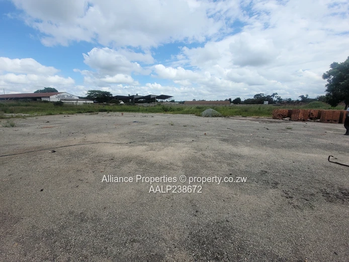 A magnificent Commercial Property with two road frontages. (Sole Mandate)