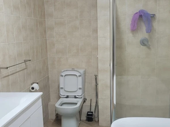 3 Bedroom Flat & Apartment