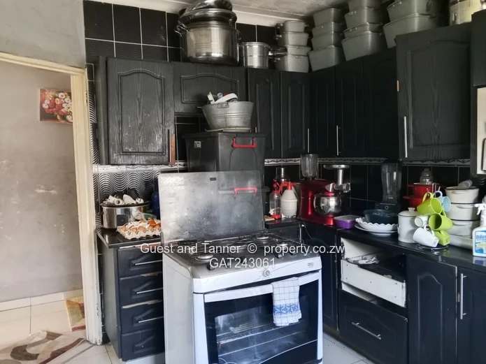 4 Bedroomed house For Sale In Mainway Meadows