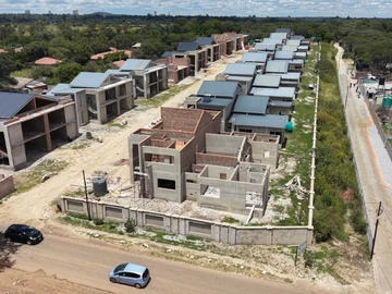 4 Bedroom Flat & Apartment