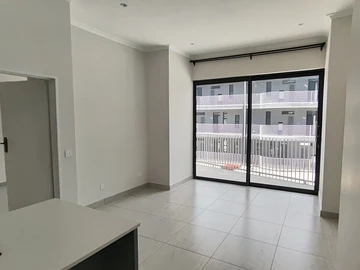 2 Bedroom Flat & Apartment
