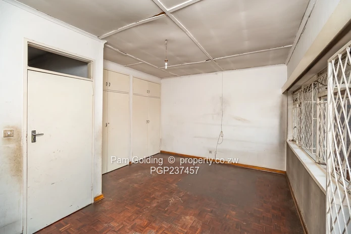 2 Bedroom Duplex with a garden (Sole Mandate)