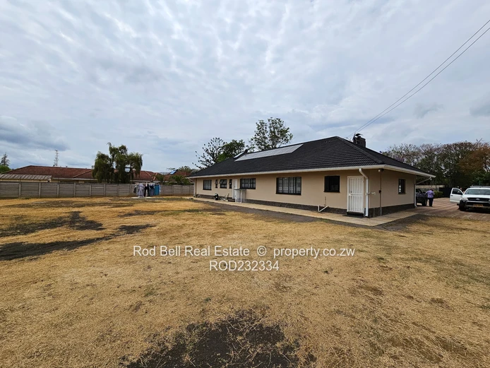 Neat 4-bedroom home close to UZ