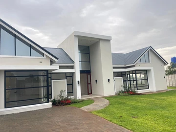 5 Bedroom House