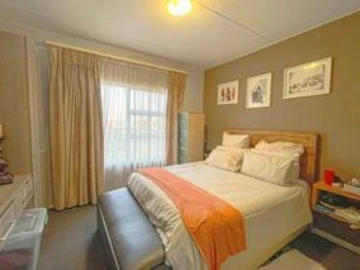 2 Bedroom Flat & Apartment