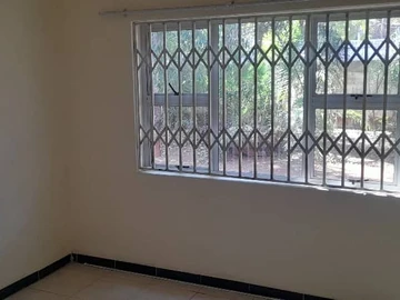 3 Bedroom Flat & Apartment
