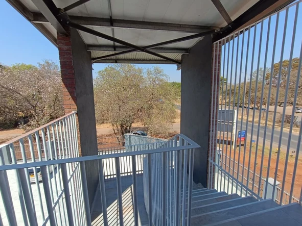 2 Bedroom Flat & Apartment