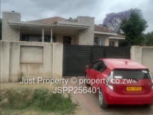 3 Bedrooms Westlea Ensuite: Rent
