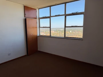 2 Bedroom Flat & Apartment