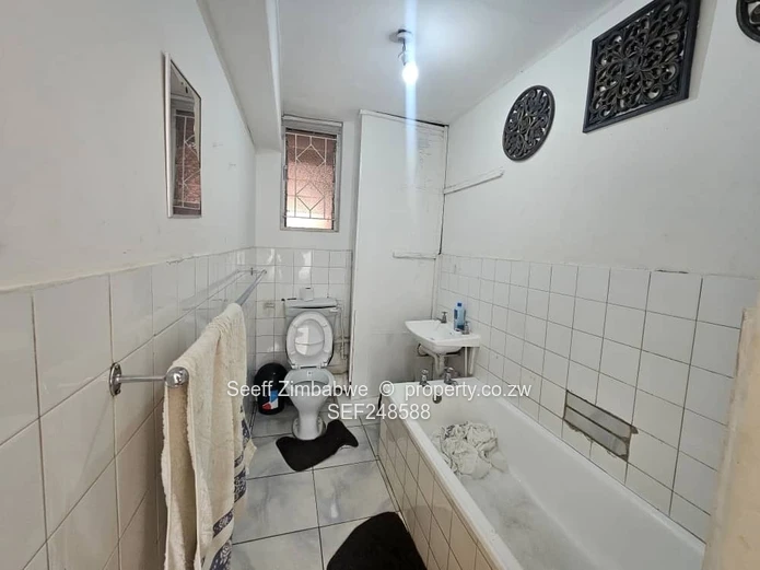 Sunlit 1-Bed Apartment in Avenues CBD - Borehole