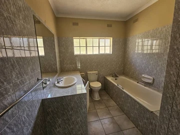 3 Bedroom Garden Flat