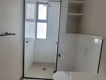 3 Bedroom Flat & Apartment