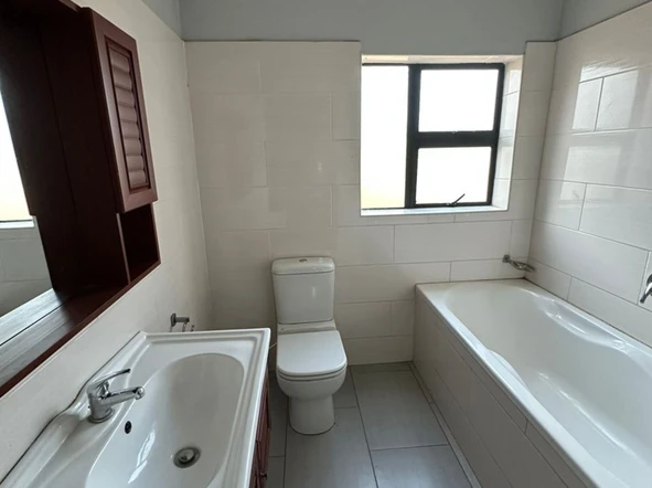 3 Bedroom Flat & Apartment