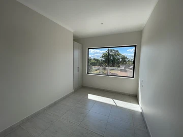 2 Bedroom Flat & Apartment