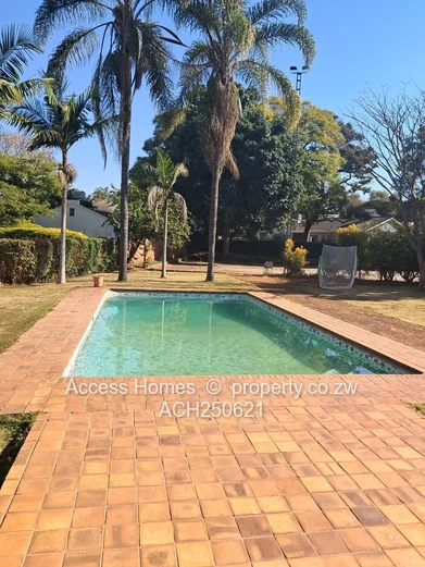 A charming Residence close Kew Drive and Ridgeway North  (Sole Mandate)