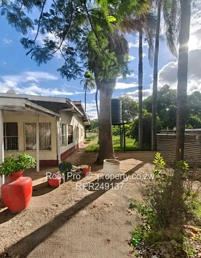 Cluster Hatfield 4 Bed House near Airport road for sale 