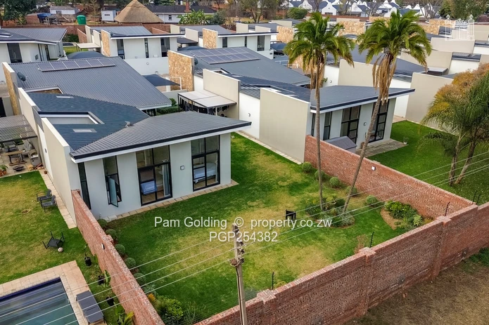 3 Bed 3 Bath Townhouse