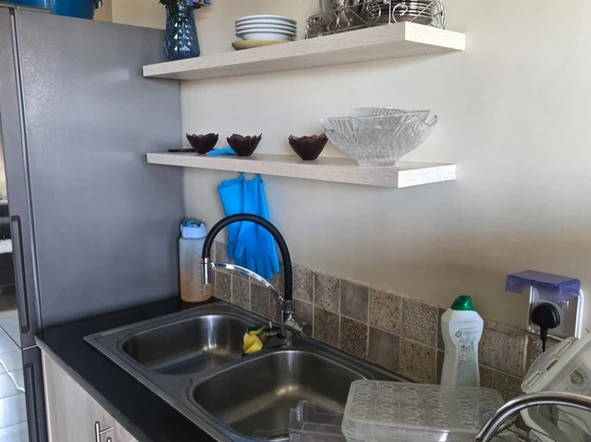 2 Bedroom Flat & Apartment
