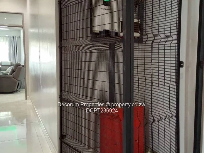 Nyeredzi -Ridge House For Rent