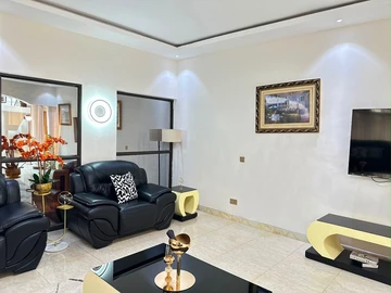 9 Bedroom House
