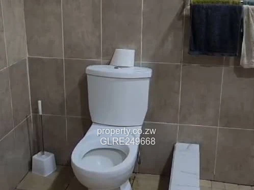 Spacious 3-Bed Marlborough Home with Borehole & Driveway